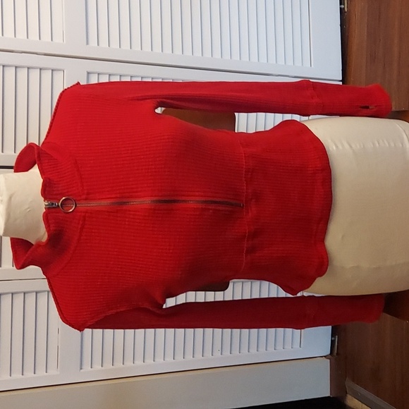 Ribbed Zip-Up Top - Picture 2 of 4